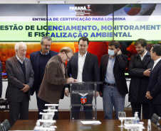 O governador Carlos Massa Ratinho Junior anunciou nesta terça-feira (28) a criação do 30º Batalhão da Polícia Militar (30º BPM), com sede em Londrina, no Norte do Estado. Ele também assinou a ordem de serviço para a conclusão das obras do Centro Estadual de Educação Profissional (CEEP) de Londrina entregou o certificado que garante a descentralização da gestão ambiental, que pode ser feita de forma autônoma pelo município.