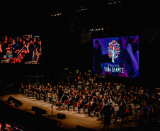 Projeto Vida & Arte faz inclusão musical para crianças e adolescentes de Curitiba em áreas vulneráveis 