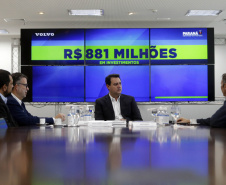 Governador Carlos Massa Ratinho Junior, recebeu representantes da empresa Volvo, que anunciaram investimentos de R$ 881 milhões na fabrica de Curitiba - 