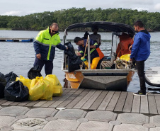 IAT realiza mutirão para coleta de resíduos sólidos em manguezais do Litoral do Estado