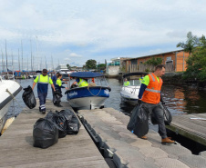 IAT realiza mutirão para coleta de resíduos sólidos em manguezais do Litoral do Estado