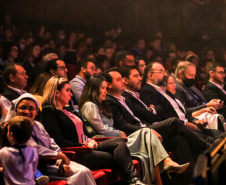 O programa Criança no Teatro foi lançado nesta quarta-feira (22) pelo governador Carlos Massa Ratinho Junior para uma plateia de cerca de 1,2 mil estudantes de escolas públicas de Curitiba e Região Metropolitana.