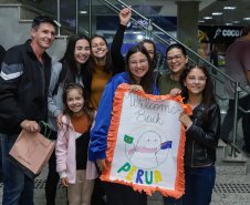  Estudantes participantes do programa Ganhando o Mundo, do Governo do Estado, chegam ao Aeroporto Afonso Pena após estudarem um semestre letivo na Nova Zelândia 