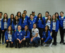  Estudantes participantes do programa Ganhando o Mundo, do Governo do Estado, chegam ao Aeroporto Afonso Pena após estudarem um semestre letivo na Nova Zelândia 