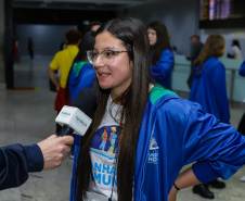  Estudantes participantes do programa Ganhando o Mundo, do Governo do Estado, chegam ao Aeroporto Afonso Pena após estudarem um semestre letivo na Nova Zelândia 