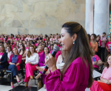 Primeira-dama destaca importância da conscientização contra o câncer de mama