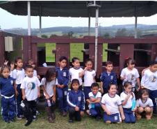 Polo de Pesquisa e Inovação do IDR-Paraná, em Paranavaí, recebe visitas de estudantes -