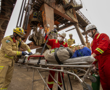 Exercício simulado mobiliza Portos do Paraná contra incêndios em shiploader