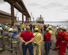 Exercício simulado mobiliza Portos do Paraná contra incêndios em shiploader