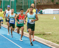 Mais de 250 atletas disputam etapa estadual de atletismo dos Jogos Abertos do Paraná