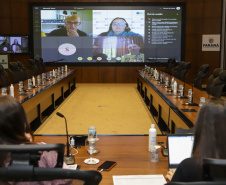 Curitiba, 25 de outubro de 2022 - Teleconferência referente a Missão OCDE no Paraná que aconteceu no Gabinete de Gestão Integrada (GGI) - Foto: Roberto Dziura Jr./AEN