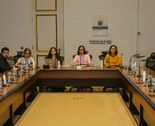 Curitiba, 25 de outubro de 2022 - Teleconferência referente a Missão OCDE no Paraná que aconteceu no Gabinete de Gestão Integrada (GGI) - Foto: Roberto Dziura Jr./AEN