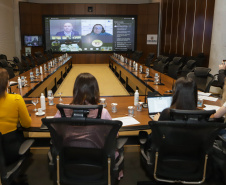 Curitiba, 25 de outubro de 2022 - Teleconferência referente a Missão OCDE no Paraná que aconteceu no Gabinete de Gestão Integrada (GGI) - Foto: Roberto Dziura Jr./AEN