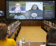 Curitiba, 25 de outubro de 2022 - Teleconferência referente a Missão OCDE no Paraná que aconteceu no Gabinete de Gestão Integrada (GGI) - Foto: Roberto Dziura Jr./AEN