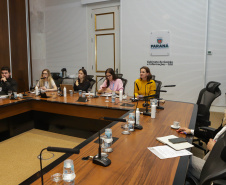 Curitiba, 25 de outubro de 2022 - Teleconferência referente a Missão OCDE no Paraná que aconteceu no Gabinete de Gestão Integrada (GGI) - Foto: Roberto Dziura Jr./AEN