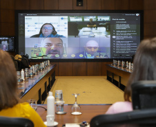 Curitiba, 25 de outubro de 2022 - Teleconferência referente a Missão OCDE no Paraná que aconteceu no Gabinete de Gestão Integrada (GGI) - Foto: Roberto Dziura Jr./AEN