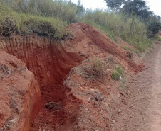 Estado faz melhorias em rodovia não pavimentada entre Santana do Itararé e Salto do Itararé