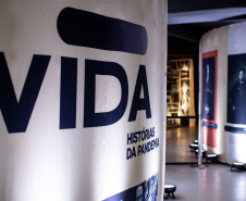 Com apoio do BRDE, exposição mostra histórias da pandemia na Arena da Baixada até dia 30