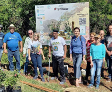 Rios de Cascavel recebem flores e árvores   