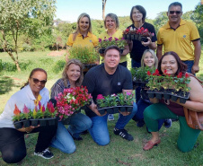 Rios de Cascavel recebem flores e árvores   