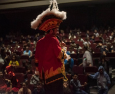 Quase 8 mil crianças da região de Francisco Beltrão participaram das atividades do projeto Crianças no Teatro, entre os dias 26 e 28 de outubro. 