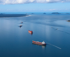 Porto de Paranaguá tem dez berços operando com calado maior e atrai navios cada vez maiores