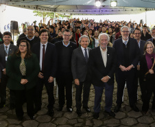 Governo entrega 19 caminhões para garantir mais eficiência a agricultura familiar e atender escolas municipais