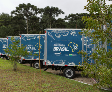 Governo entrega 19 caminhões para garantir mais eficiência a agricultura familiar e atender escolas municipais