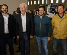 Governo entrega 19 caminhões para garantir mais eficiência a agricultura familiar e atender escolas municipais