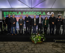 Governo entrega 19 caminhões para garantir mais eficiência a agricultura familiar e atender escolas municipais