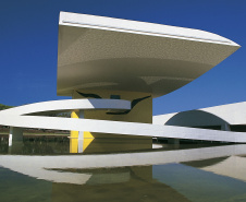 Museu Oscar Niemeyer realiza “Uma Noite no MON”