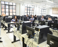 I Feira de profissões da UENP reúne mais de 3 mil estudantes