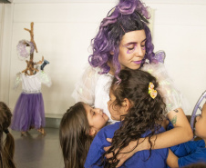 Mostra Especial do 50° Fenata leva peças a 60 instituições de Ponta Grossa