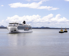 Após três anos, Porto de Paranaguá volta a receber navio com turistas