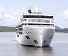 Após três anos, Porto de Paranaguá volta a receber navio com turistas