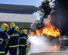 Brigada de Emergência da Portos do Paraná recebe treinamento de nível avançado