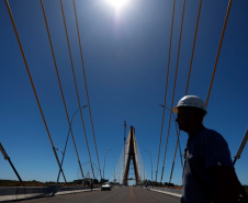 Nova ponte Brasil-Paraguai, em Foz do Iguaçu, está quase finalizada