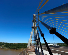 Nova ponte Brasil-Paraguai, em Foz do Iguaçu, está quase finalizada