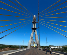 Nova ponte Brasil-Paraguai, em Foz do Iguaçu, está quase finalizada