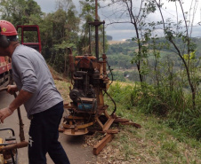 PR-182 Salgado Filho DER/PR inicia trabalhos para restaurar trecho da PR-182 interditado após deslizamento 