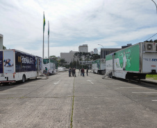 Curitiba, 21 de novembro de 2022 - Programa Qualifica Paraná oferece diversos cursos por meio das Carretas do Conhecimentos estacionadas em frente ao Palácio Iguaçu. Foto: Roberto Dziura Jr./AEN