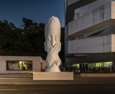 Museu Oscar Niemeyer (MON) realiza, no espaço do Olho, a exposição “Invisível e Indizível”, do artista espanhol Jaume Plensa