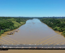 Nova ponte Brasil-Paraguai, em Foz do Iguaçu, está quase finalizada