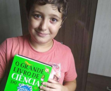  Carlos André Castoldi (11), que conquistou uma medalha de ouro, com a segunda nota mais alta do Paraná no nível 1 — para 6º e 7º anos do ensino fundamental — entre as escolas públicas (redes estadual e federal).