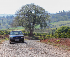 Com investimento de R$ 304 milhões, Governo pavimenta mil quilômetros de estradas rurais