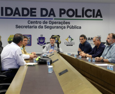 Reunião do gabinete de crise no Centro de Operações Cidade da Polícia