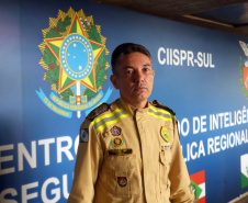 Reunião do gabinete de crise no Centro de Operações Cidade da Polícia