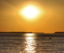 Verão começa ensolarado na maioria das regiões do Paraná