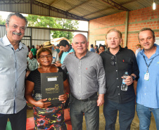 Governo do Estado entrega 94 títulos de domínio e matrículas em Ivaí, nos Campos Gerais