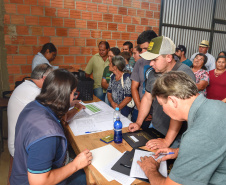 Governo do Estado entrega 94 títulos de domínio e matrículas em Ivaí, nos Campos Gerais